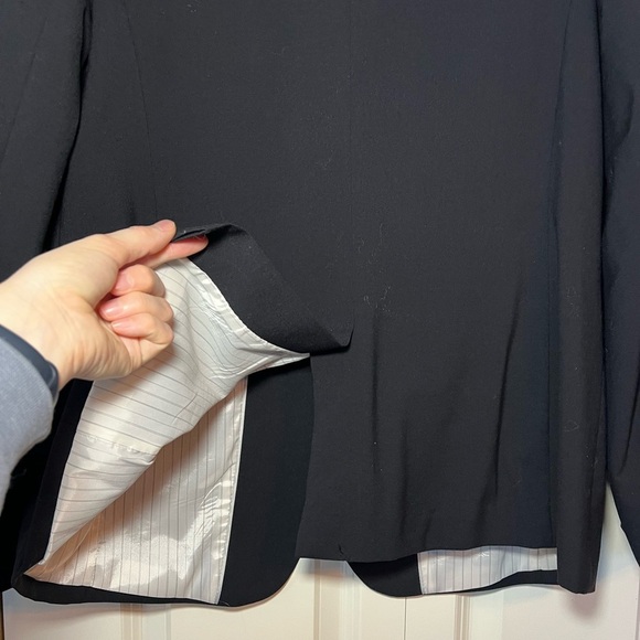 Banana Republic Women’s two-button black blazer. Fully lined. Wool blend. Sz 14. - Picture 11 of 11